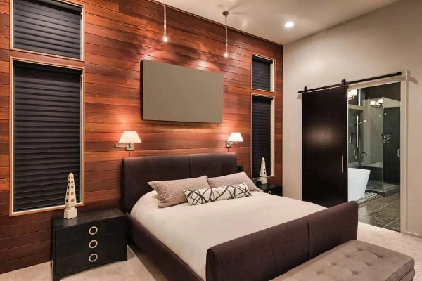 The Rich wooden theme Bedroom